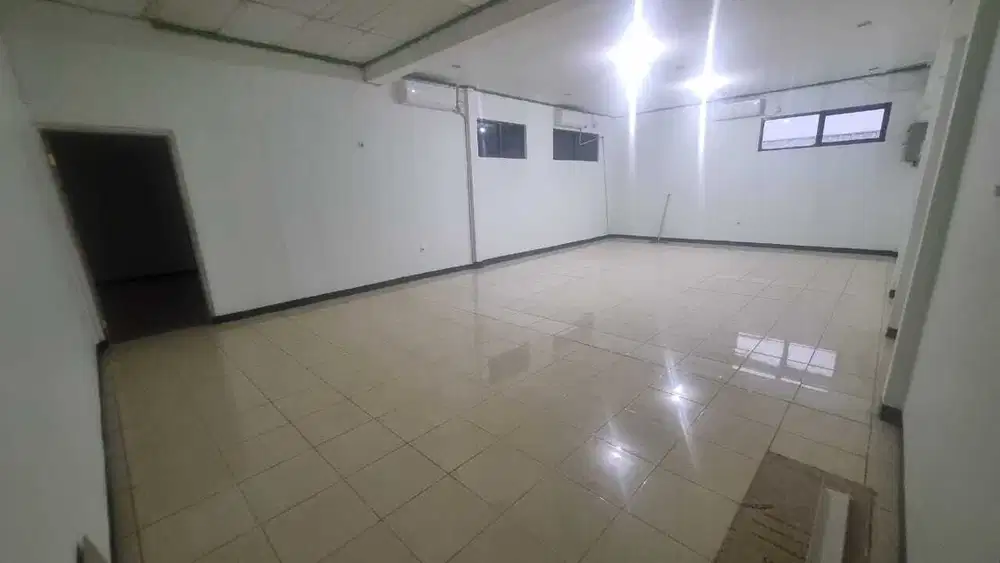 Disewakan Cepat Ruang Usaha Murah Siap Pakai