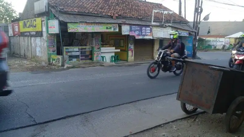 Tanah pinggir jln raya setu bekasi dekat pintu tol