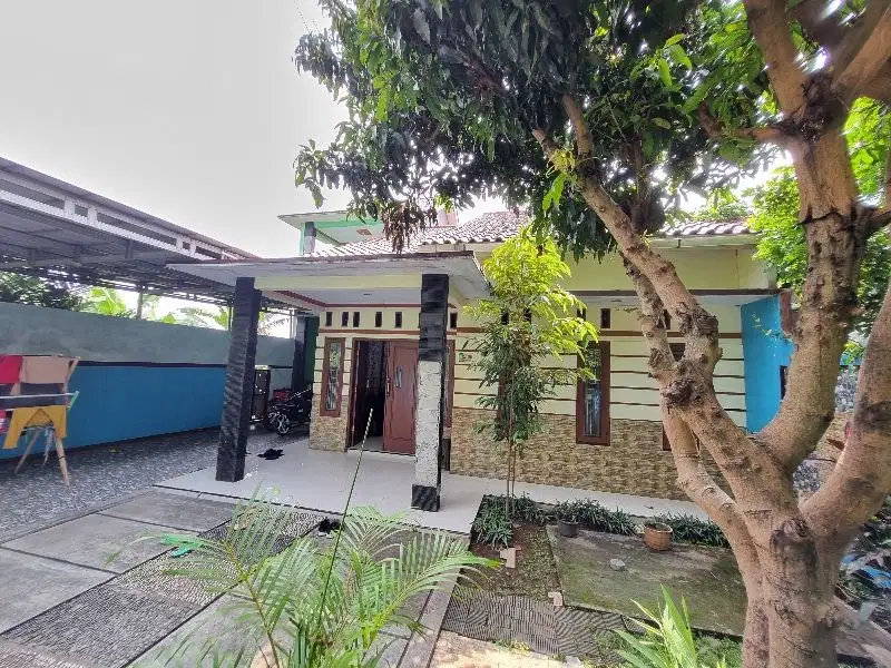 rumah kampung 2 lantai deket moss serang