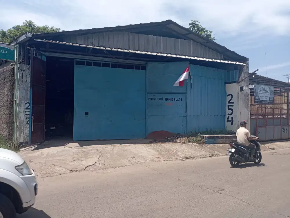 Gudang di jalan raya kedaung akses kontainer dekat grand wisata