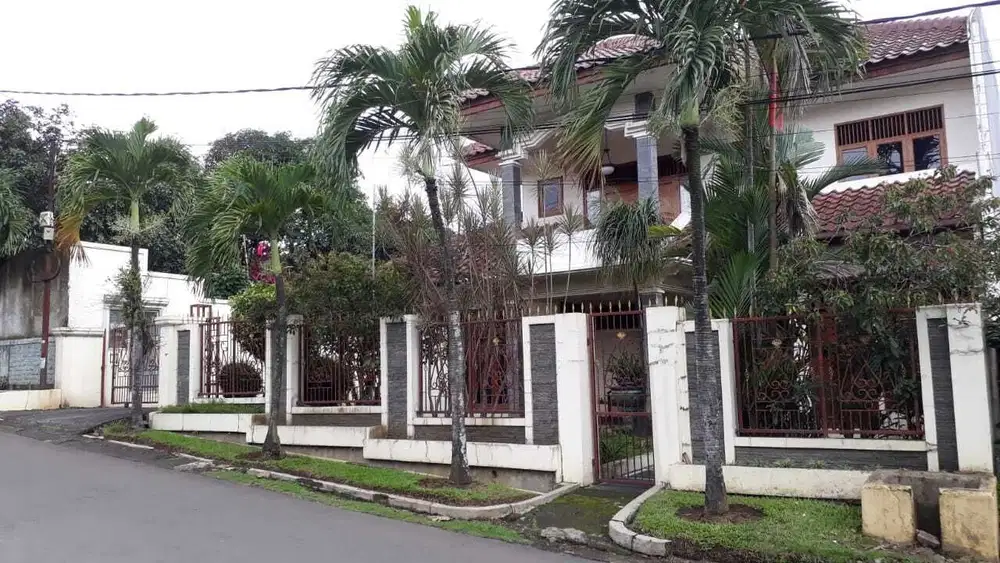 Jual Rumah Mewah Asri di boulevard Komplek BPPB, Pasir Mulya, Bogor