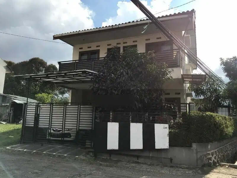 Jual Rumah Hoek Lembang Bandung View Gunung Puteri