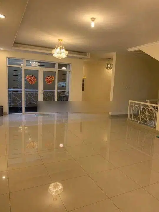 Dijual Rumah Pik 1 Layar Permai 2 Lantai SHM Jakarta Utara