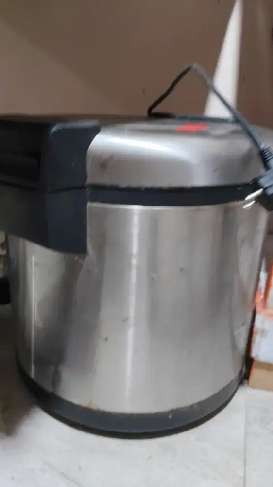 Penghangat nasi  bekas maspion