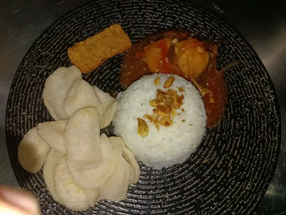 Mencari pekerjaan masak/menawarkan jasa masak makanan