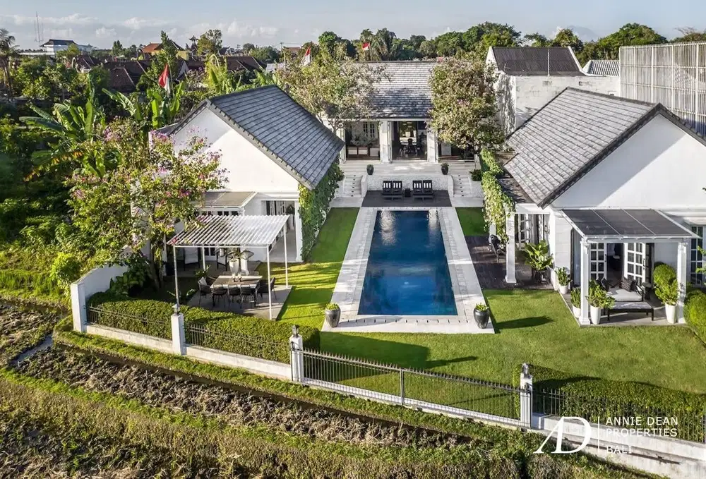 FREEHOLD | COLONIAL-STYLE 4-BED VILLA IN TUMBAK BAYUH - PERERENAN