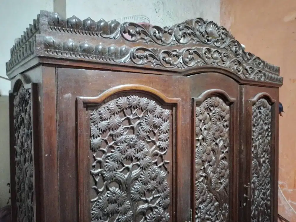 Lemari ramayana jati tua terawat