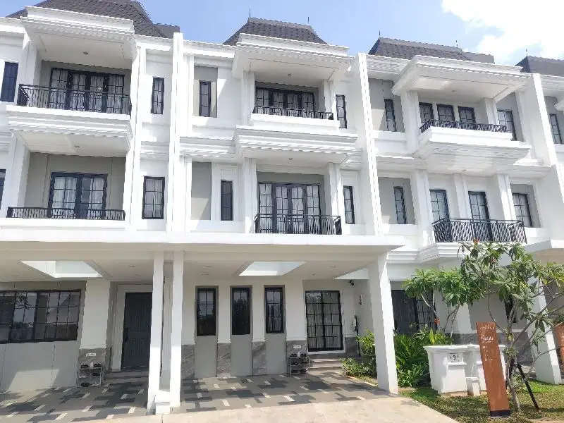 Rumah Alam Sutera Cluster Winona Full Marmer Hadap Tenggara Siap Huni