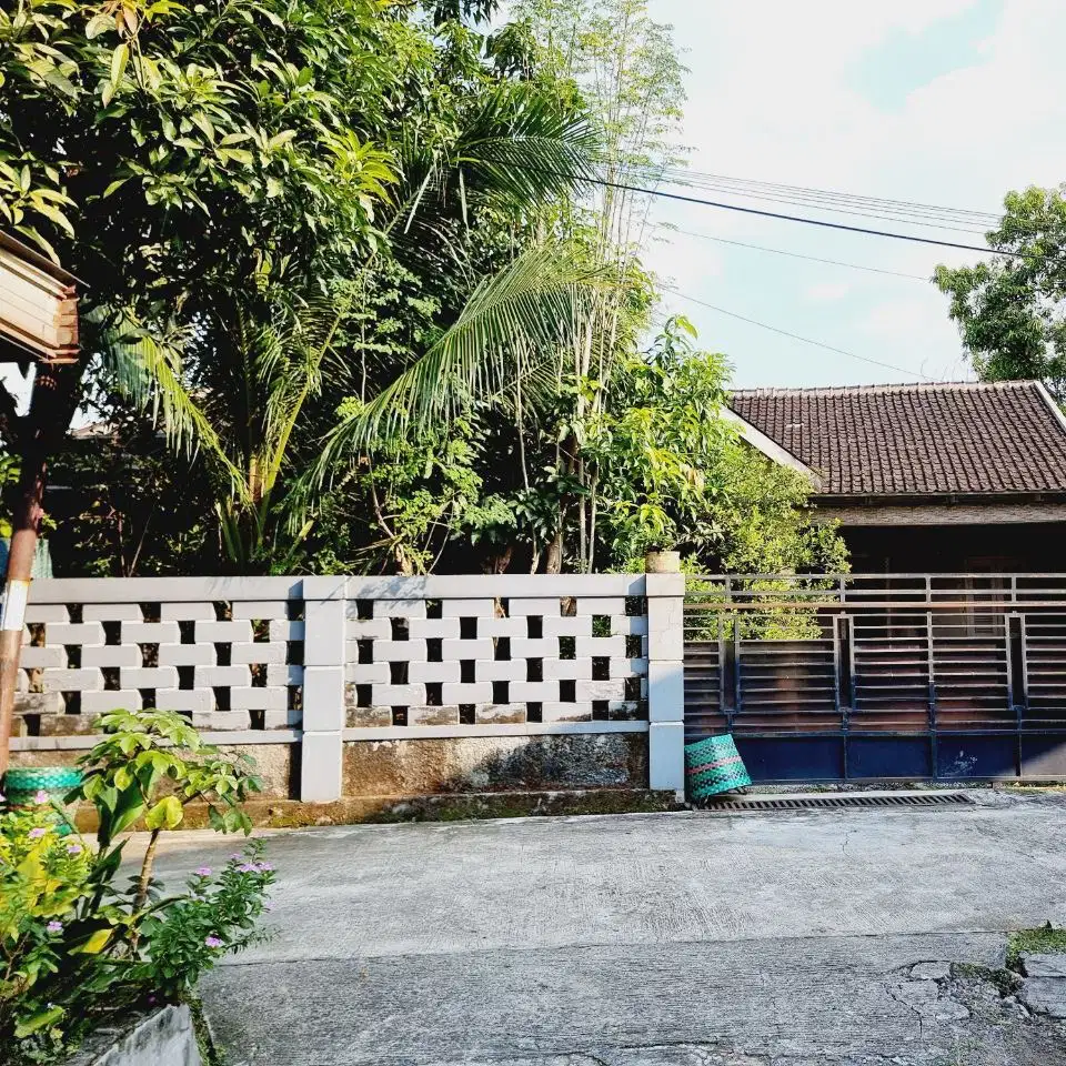 Rumah nyaman luas dan Asri di Kota Solo