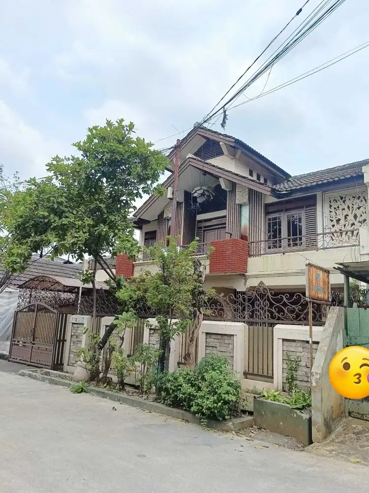Dijual rumah luas dan cantik di Jatiasiih Bekasi