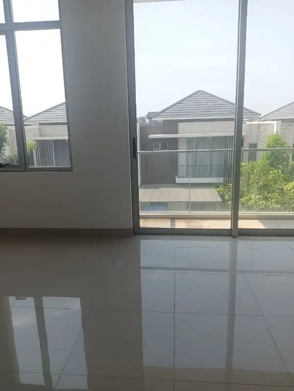 Disewakan Rumah Pik2 View Danau 10x25