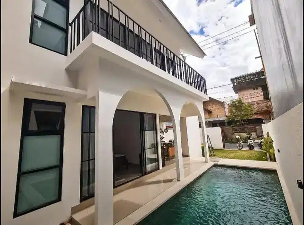 Modern Minimalist Villa Taman Mumbul