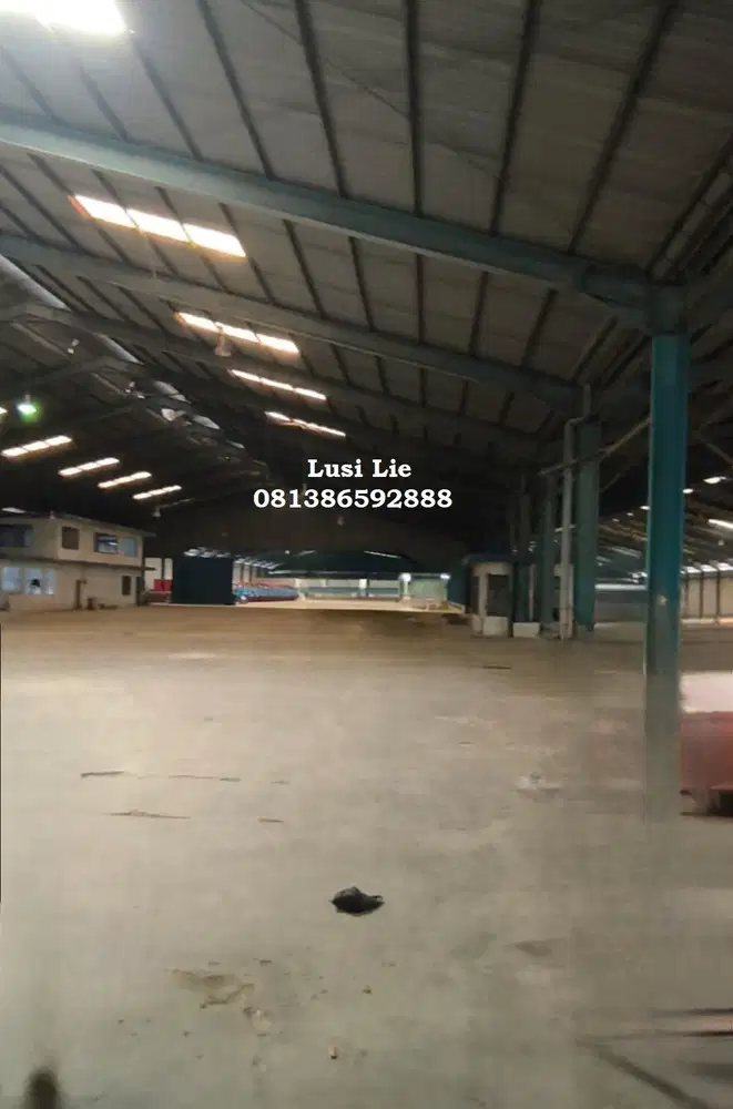 Gudang industri Jatake luas 6000 m , akses kontainer