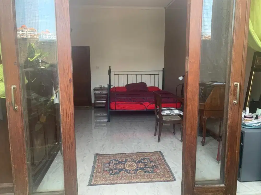 Hot Deal! Rumah 3 Lantai SHM di Kebayoran Baru – Turun Harga Rp 2,85 Miliar