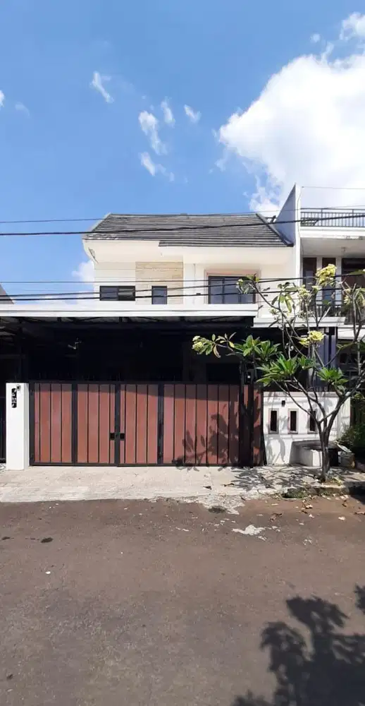 Rumah 2.1 M  Furnished NUSALOKA BSD CITY