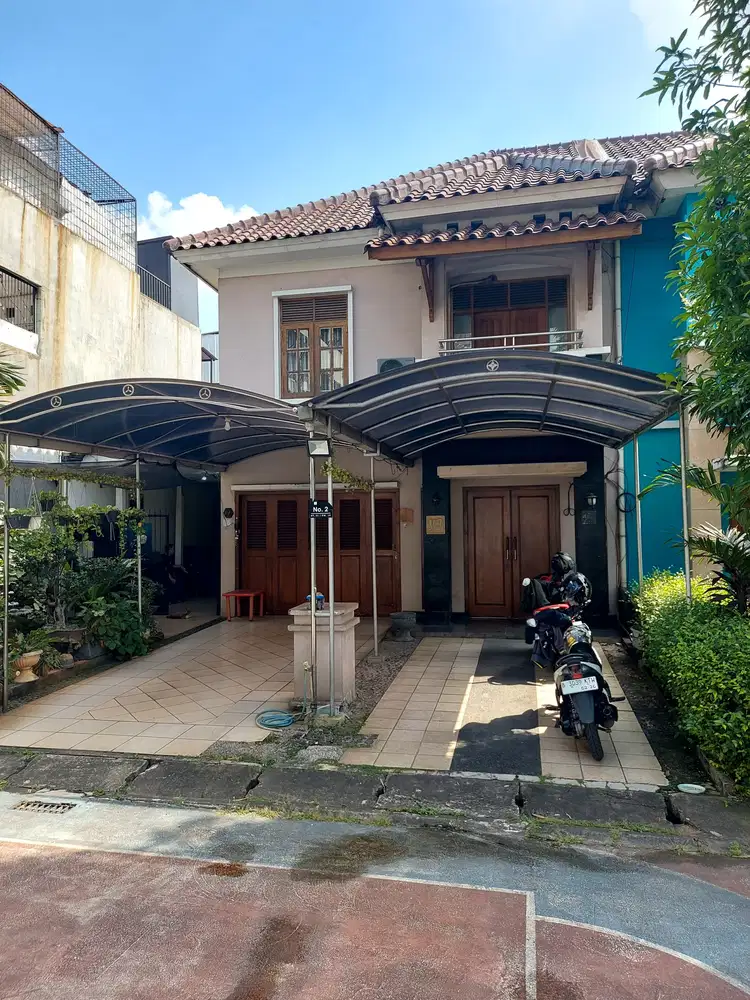 Rumah Mewah LT 215 M² di Komplek Jatinegara Baru Sebrang Mall Plaza Buaran