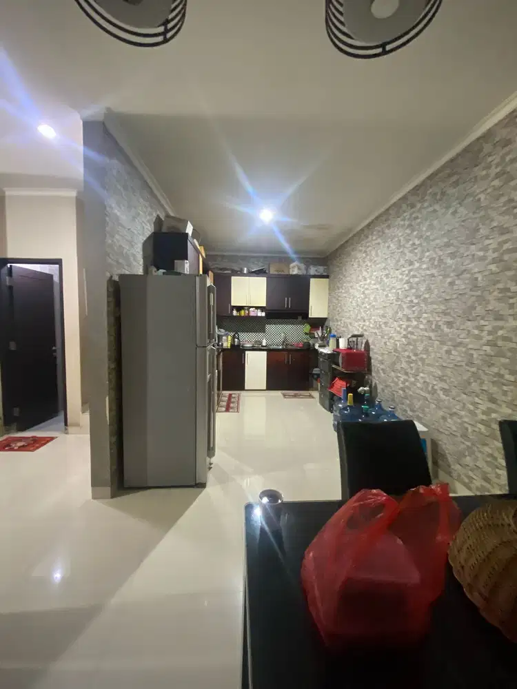 Rumah 2 lantai semi furnish Cluster Azalea, Gading Serpong