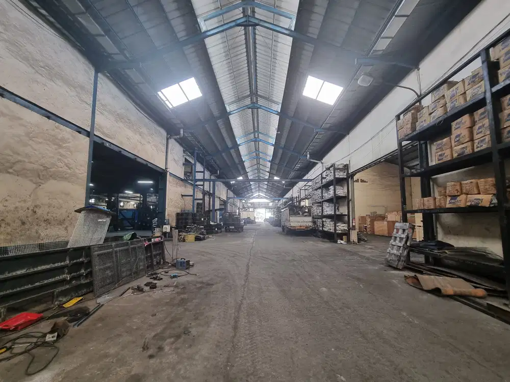 Dijual Cepat Gudang Jl. Husein Sastranegara Luas 7.768 M2