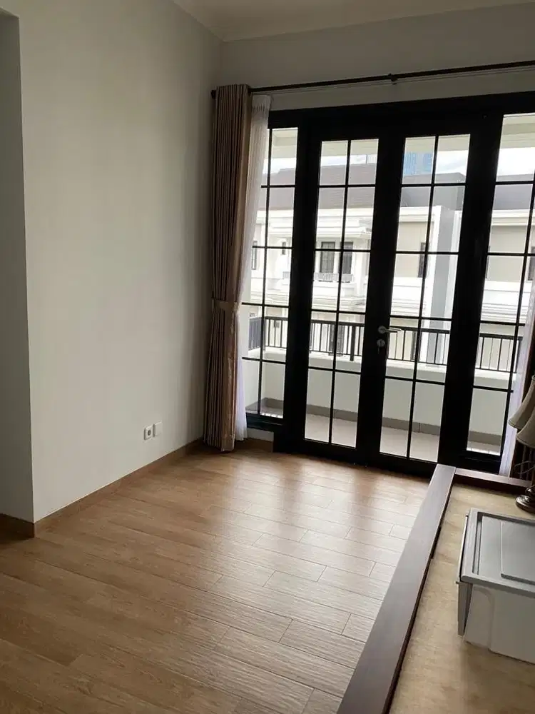 DIJUAL RUMAH ALAM SUTERA 3 LANTAI SUTERA WINONA