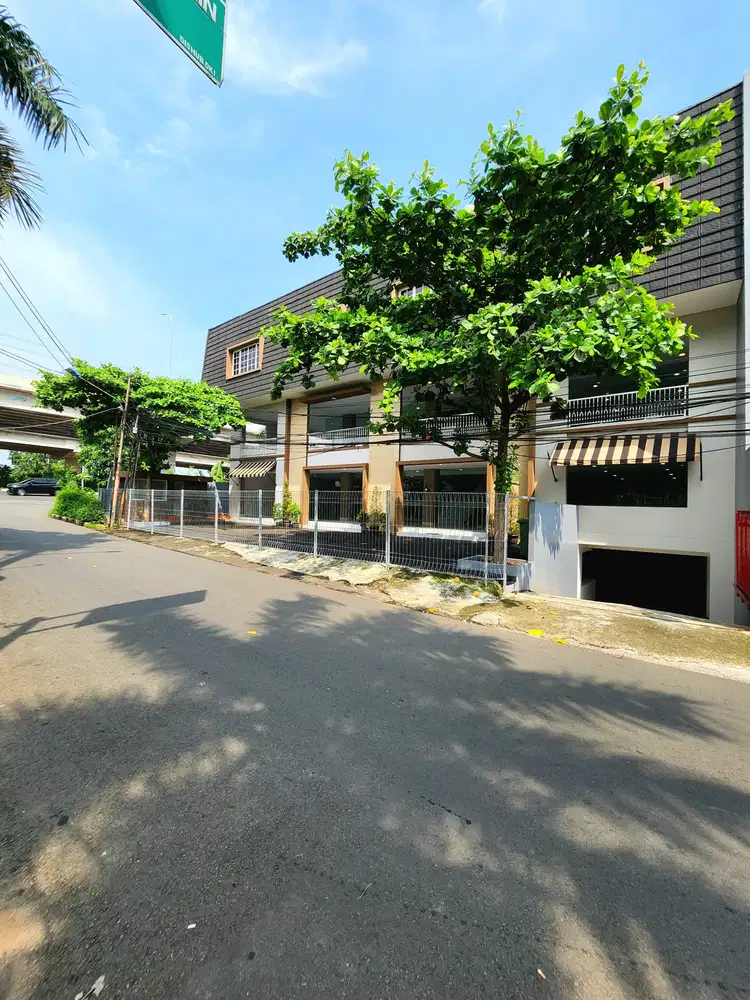 Dijual gedung kantor 5 lantai di kalimalang jakarta timur