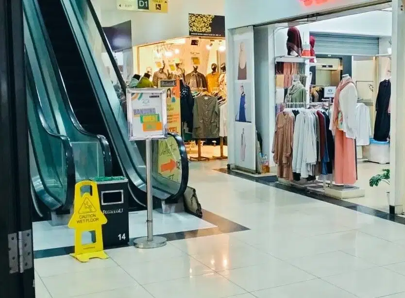 dijual tempat usaha strategis di pasar baru heritage