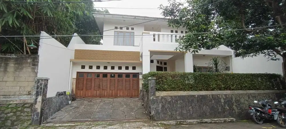 Rumah 2 Lantai Luas 300m Lokasi Dalam Cluster Sektor 5 Bintaro Jaya