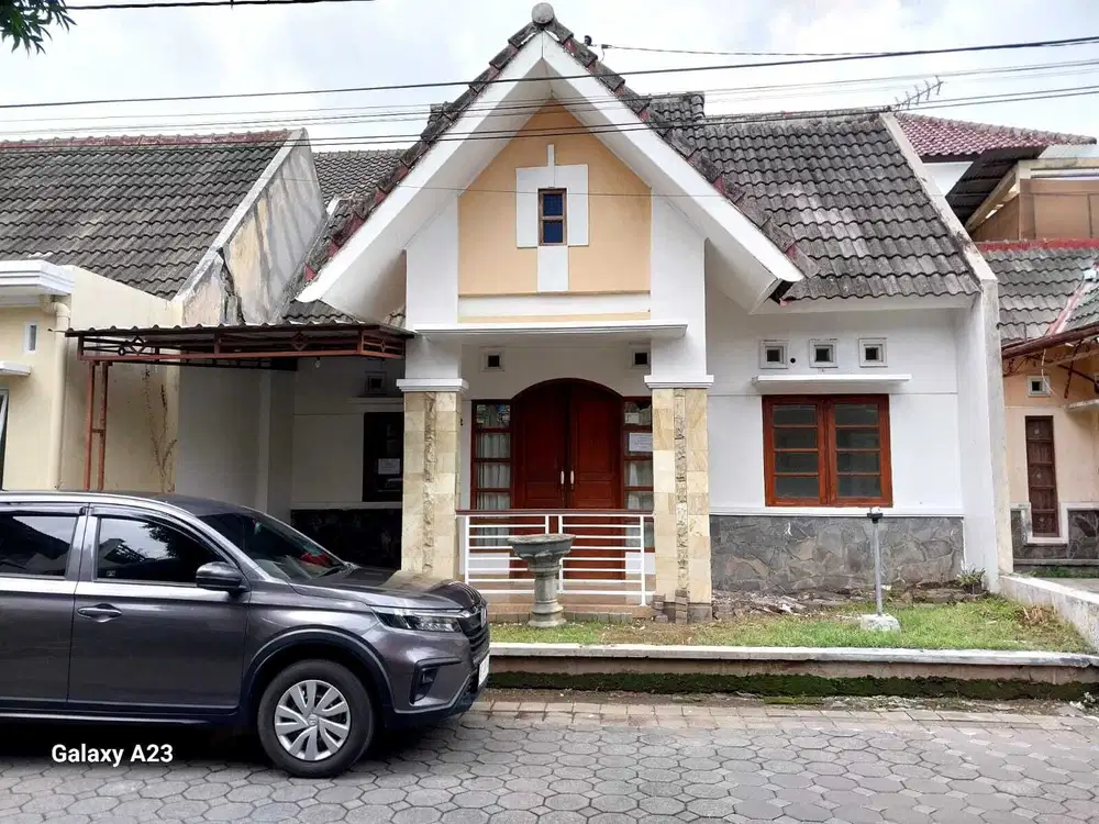 RUMAH DALAM PERUMAHAN STRATEGIS DI JL KEBON AGUNG MLATI SLEMAN YOGYA
