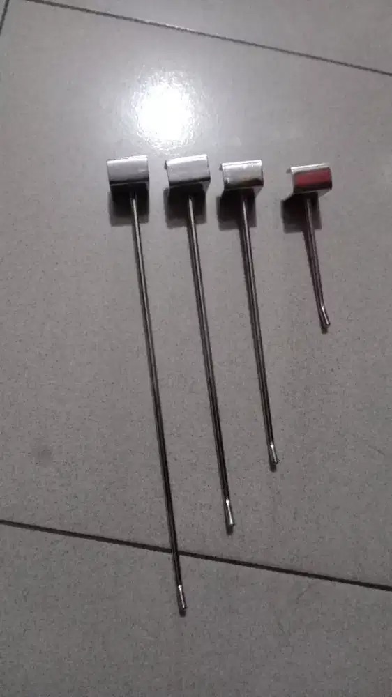 Cantolan display pipa kotak stainless
