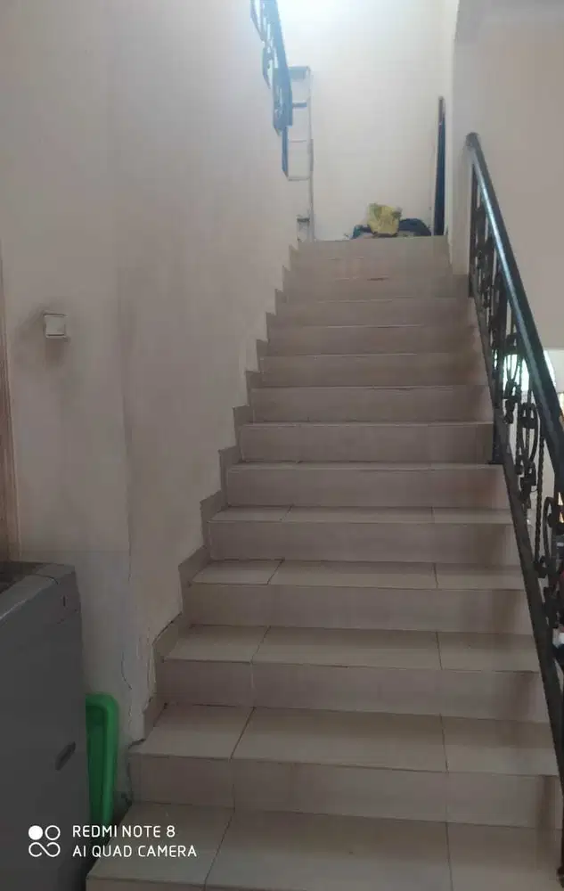 Rumah Semi Furnished di PIK 1