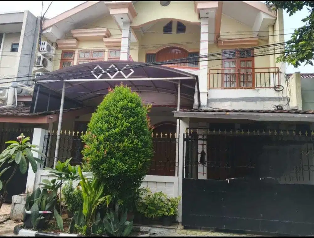 Rumah Cantik Asri di Komplek Exclusive Billymoon Pondok Kelapa