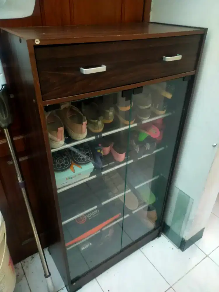 Rak sepatu 4 tingkat dan laci