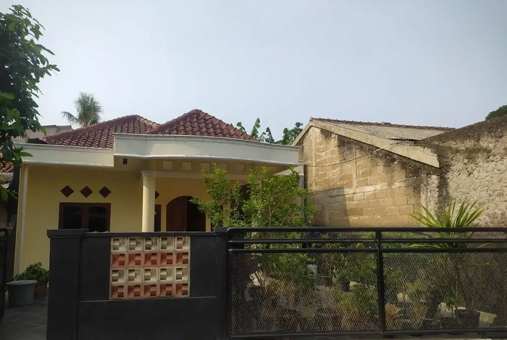 Rumah kokoh dan bagus 200 m2 dekat Grand Depok City