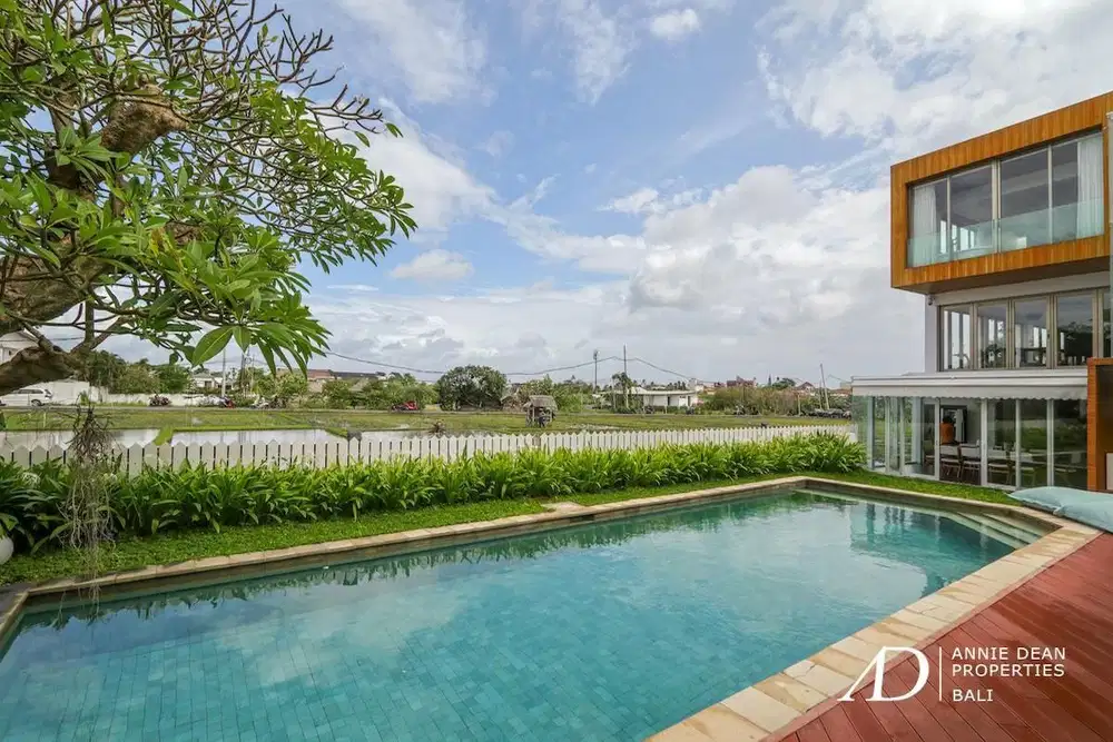 FREEHOLD MODERN BALINESE DESIGN VILLA AND APARTMENT