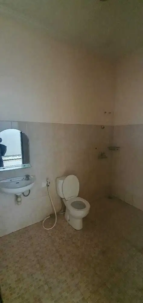 Dijual Rumah Luas di Taman Kopo Indah Bandung