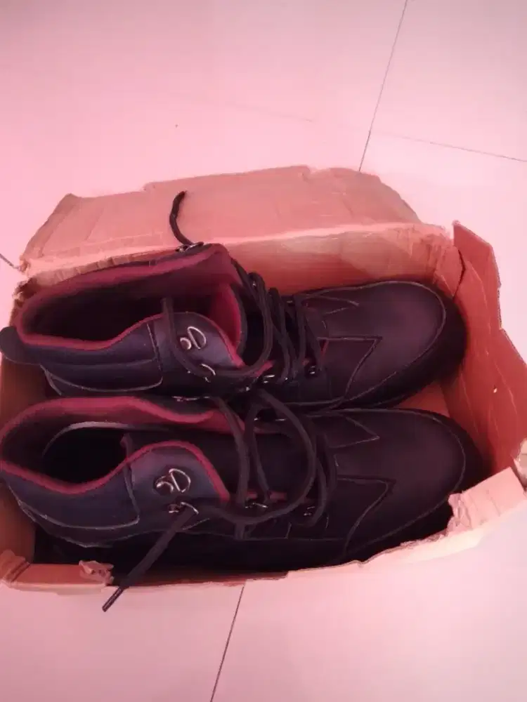 sepatu boot pria size 44