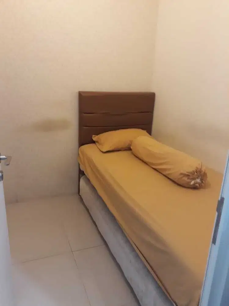 2 BR UNIT FURNISH APARTEMEN GREEN PRAMUKA SQUARE PER/ TAHUN MIDDLE FLO