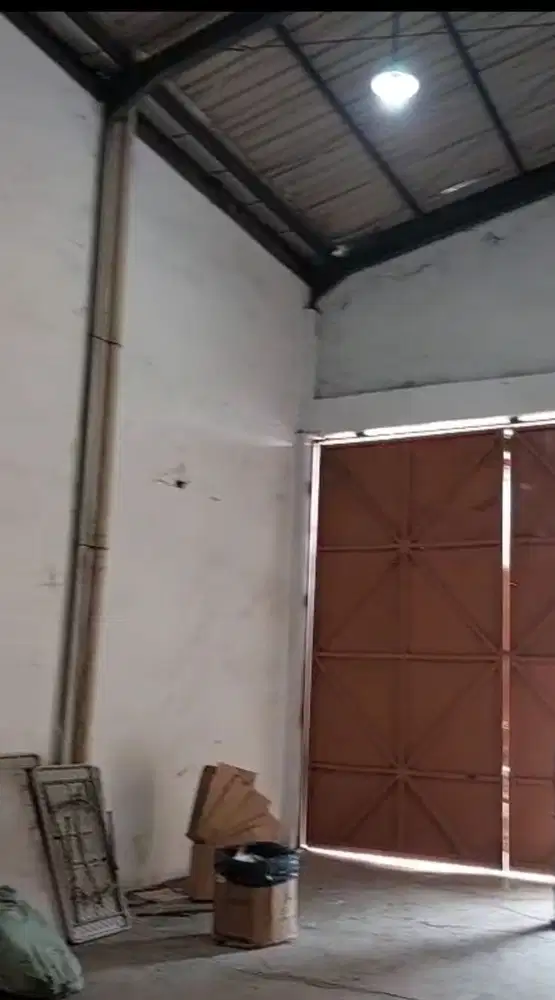 Jarang ada gudang siap huni akses dekat ke jln tol