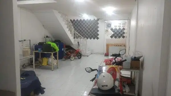 Ruang Usaha Lantai 1 nya saja Mainroad Kebon Jati, Andir Ref.04889