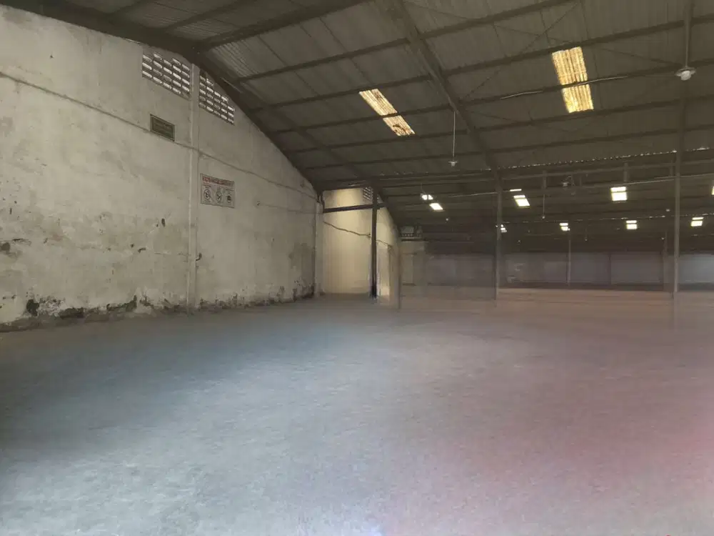 Gudang Murah Siap Huni Suri mulia margomulyo dekat Angtropolis tandes