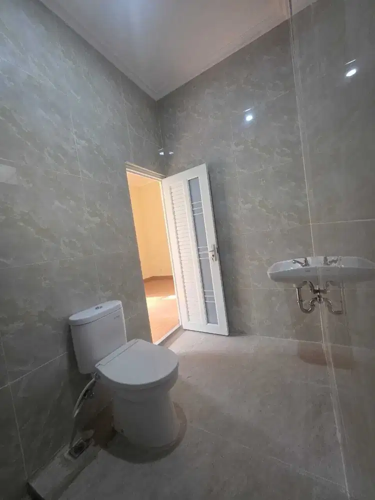 O Dijual Cpt Rumah 2 lt Perum Summarecon gading serpong Cluster darwin