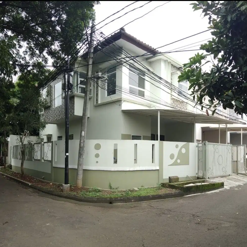 Dijual Rumah Mewah siap huni di Villa Melati Mas - BSD City. Tang-Sel.