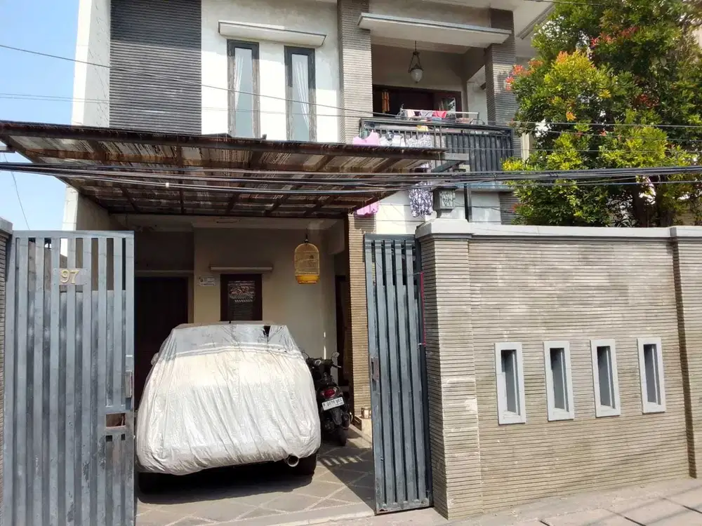 Rumah 2lantai di pinggir jalan wali istana jatibening baru LT.164m