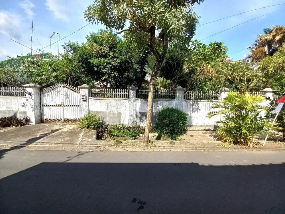Rumah Second Hitung Tanah 1030m² Surakarta