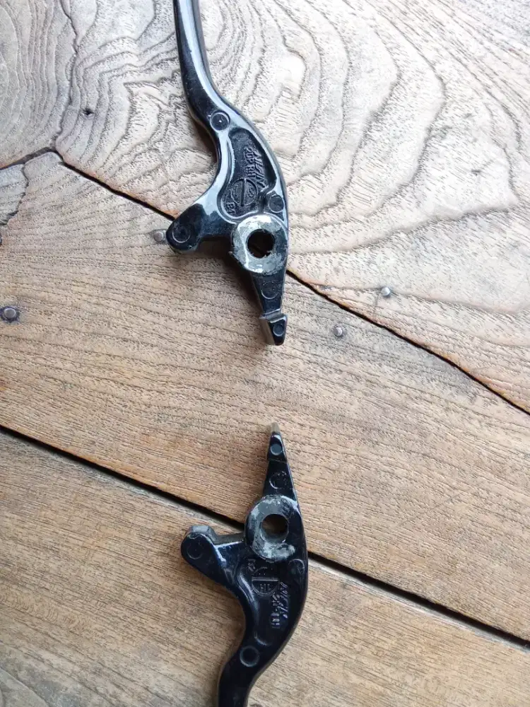 Maharin aja nih handle rem kanan kiri bekas motor N Max