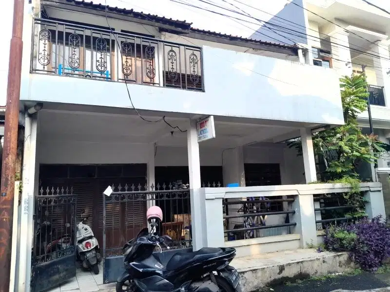 10 Menit Pintu Tol Brigif! Rumah Komplek BBG Ciganjur