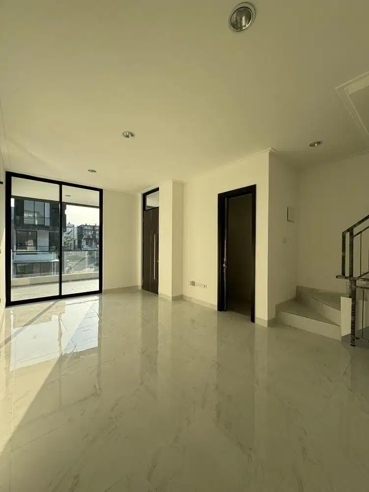 Disewakan Rumah uk. 5x15 m2 Golf Island PIK Kosongan Murah