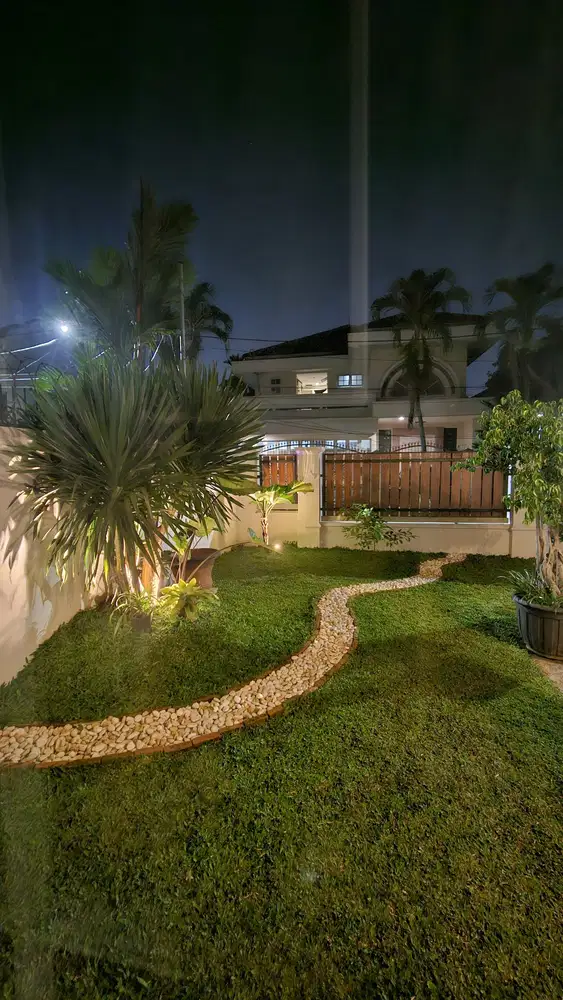 Rumah Mewah Dengan Materia Pilihan Lingkungan Nyaman di Cilandak Barat