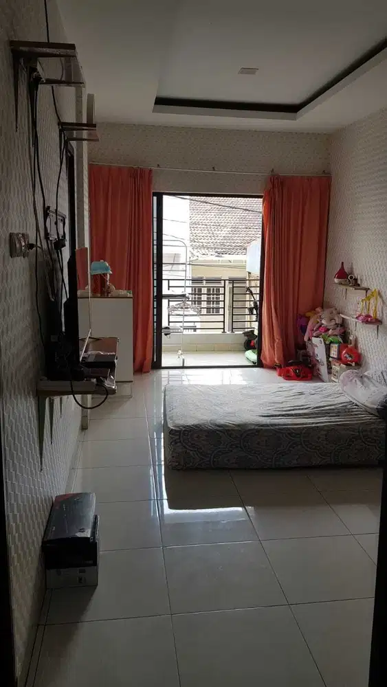 Dijual Rumah Siap Huni di Cengkir Barat, Kelapa Gading