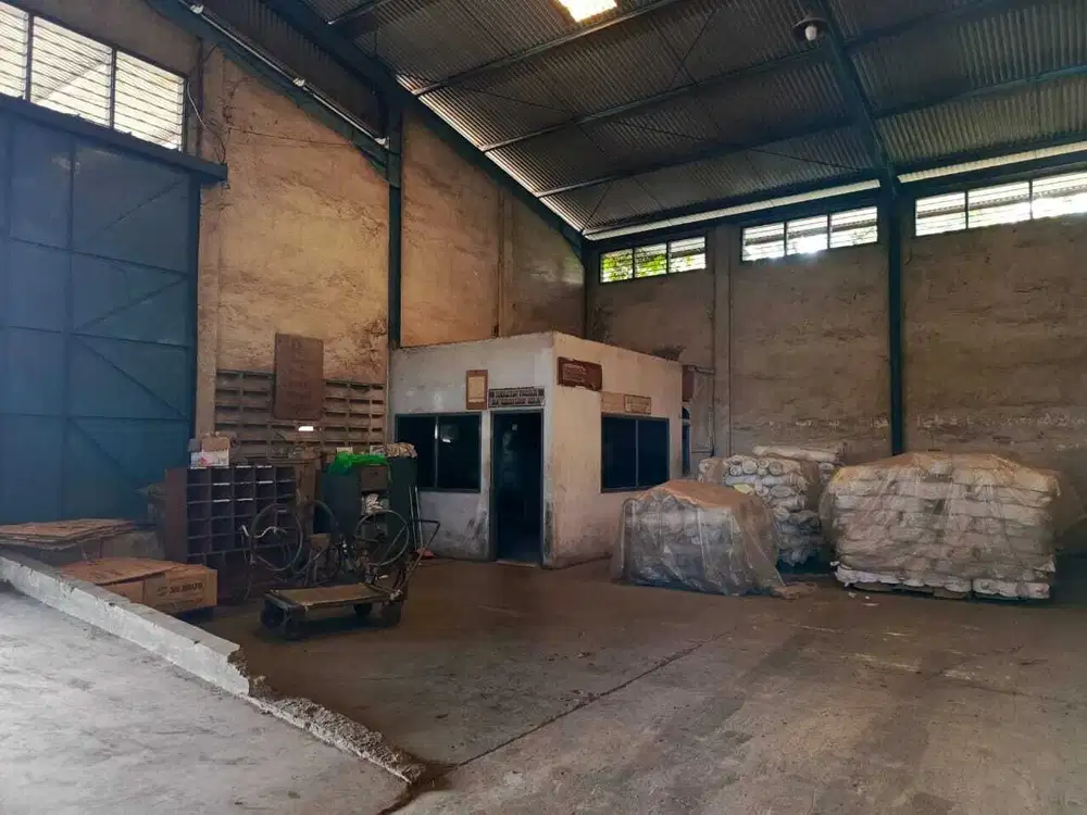 Disewakan gudang Karawaci, lb 2480m2 , lt 2480m2 . Harga 1.488M/tahun