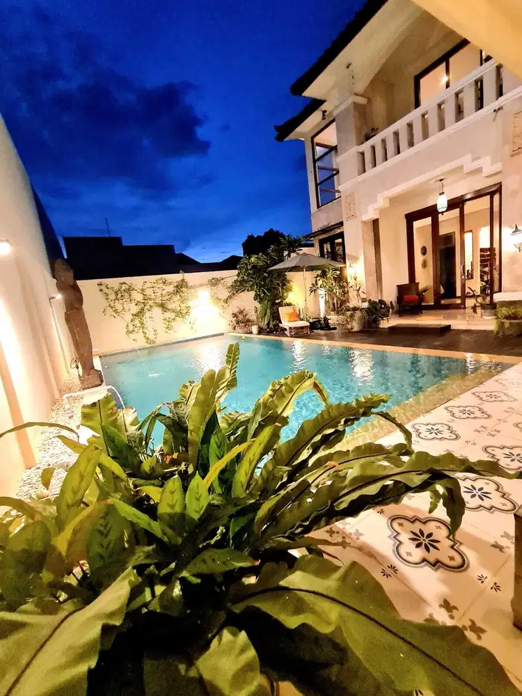 Rumah Mewah Alam Sutera, 4KT, Kolam Renang, Furnished, SHM